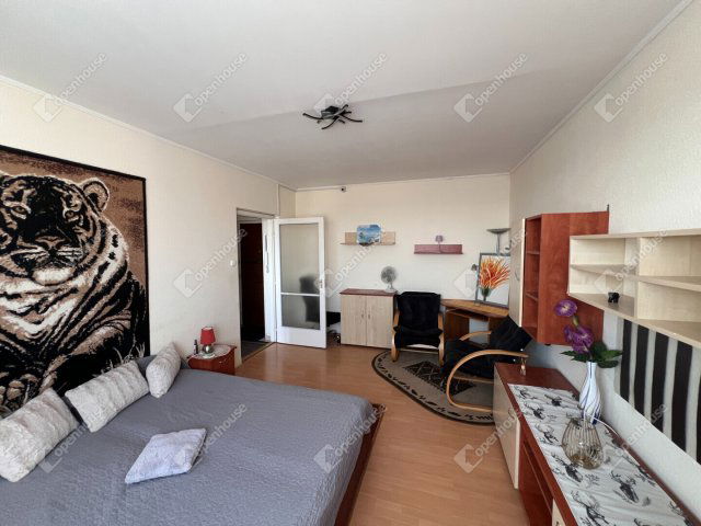 Eladó panellakás, Sopronban 51.9 M Ft, 2 szobás