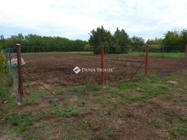 Eladó telek, Székesfehérvárott 5.8 M Ft / költözzbe.hu