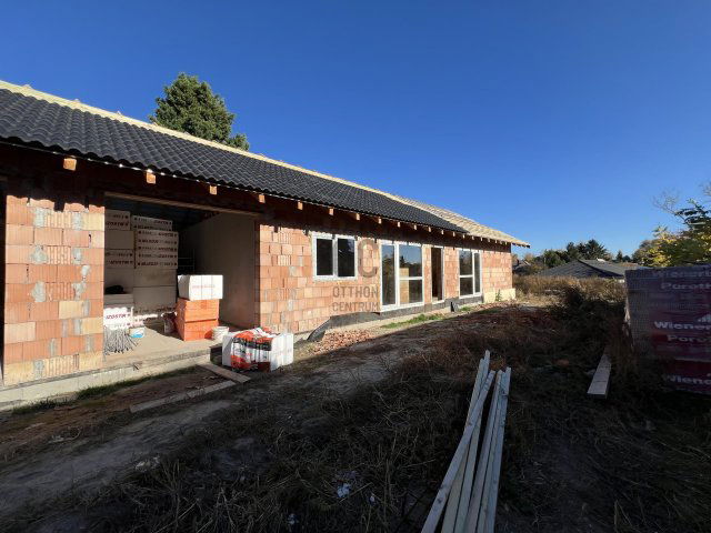 Eladó sorház, Szigetszentmártonban 49.5 M Ft, 2 szobás