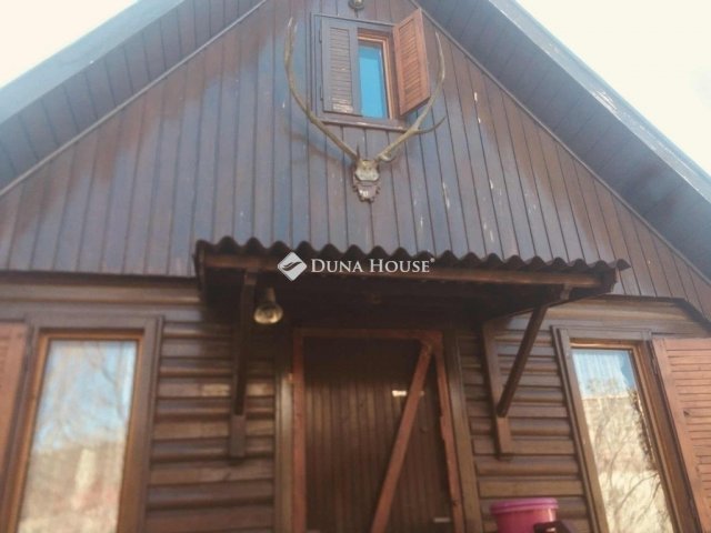 Eladó nyaraló, Mogyoródon 46 M Ft, 4 szobás
