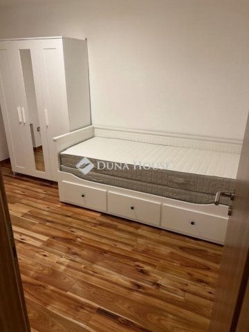 Eladó téglalakás, Budapesten, VI. kerületben 89.9 M Ft, 3 szobás