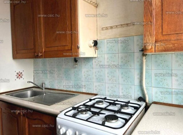 Eladó panellakás, Budapesten, III. kerületben 67.5 M Ft