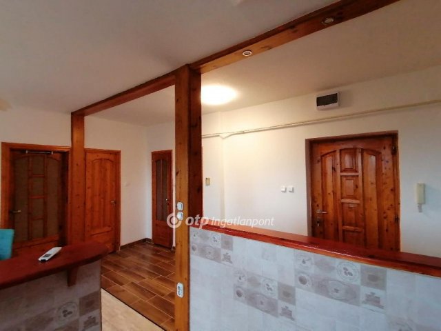 Kiadó téglalakás, albérlet, Cegléden 220 E Ft / hó, 2 szobás