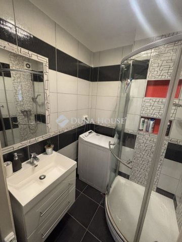 Eladó panellakás, Szegeden, Retek utcában 65 M Ft, 3 szobás