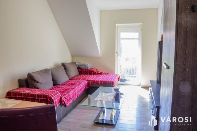 Kiadó téglalakás, albérlet, Szegeden 240 E Ft / hó, 3 szobás