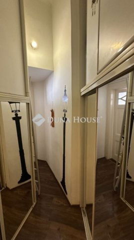 Eladó téglalakás, Budapesten, VI. kerületben 152 M Ft, 3 szobás