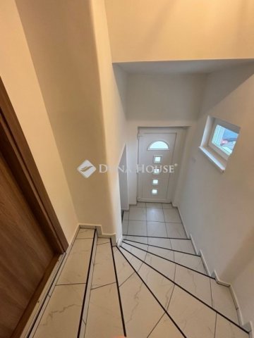 Eladó családi ház, Debrecenben 105 M Ft, 4 szobás