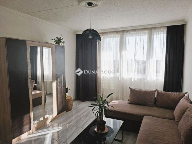 Eladó panellakás, Budapesten, VIII. kerületben 70 M Ft, 2 szobás