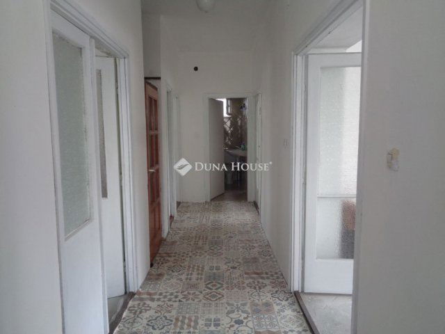Eladó családi ház, Tésen 50 M Ft, 5 szobás