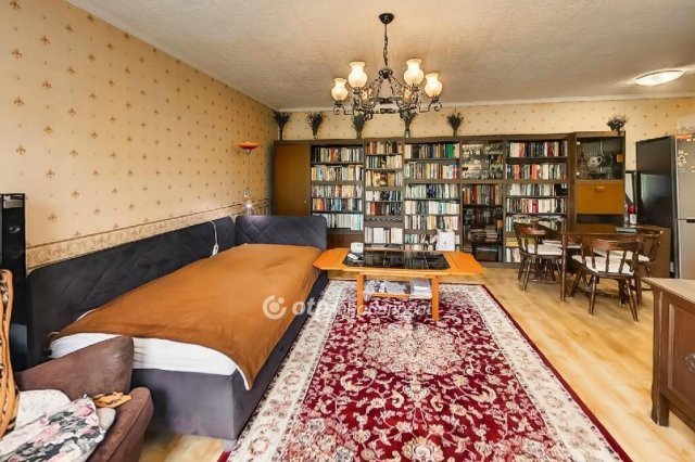Eladó családi ház, Budapesten, XV. kerületben 105 M Ft, 4 szobás