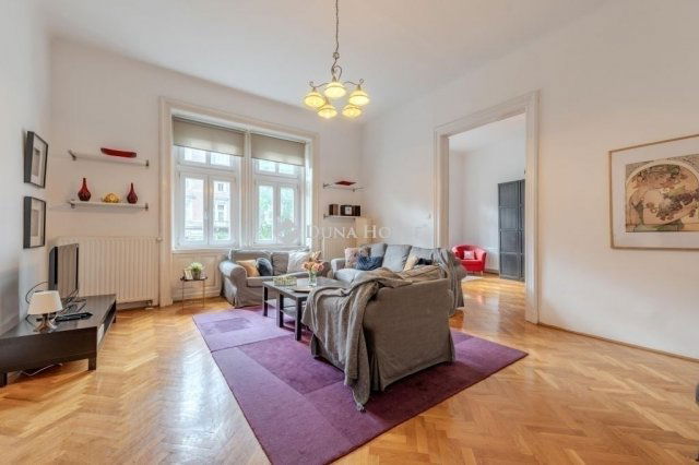 Eladó téglalakás, Budapesten, VI. kerületben 145 M Ft, 5 szobás