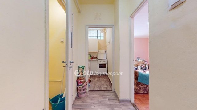 Eladó téglalakás, Miskolcon 21 M Ft, 1 szobás