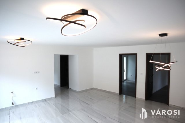 Eladó családi ház, Zamárdiban 134.9 M Ft, 4 szobás