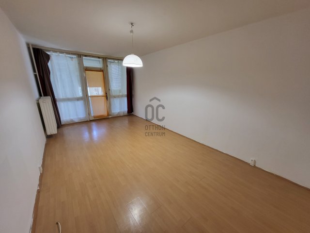 Eladó panellakás, Pécsett 41.9 M Ft, 2 szobás