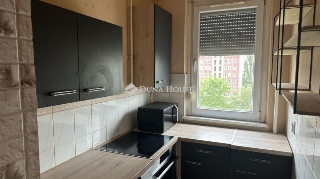 Eladó panellakás, Budapesten, III. kerületben 65 M Ft, 1+2 szobás
