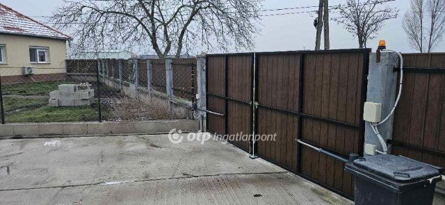 Eladó családi ház, Jászberényben 59.9 M Ft, 4 szobás