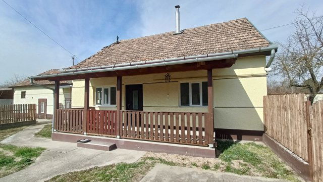 Eladó családi ház, Szankon 19.5 M Ft, 2 szobás