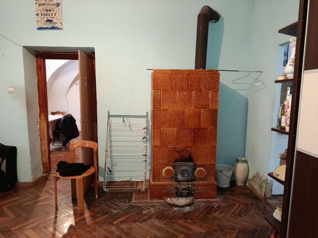 Eladó téglalakás, Sopronban 37 M Ft, 2+1 szobás