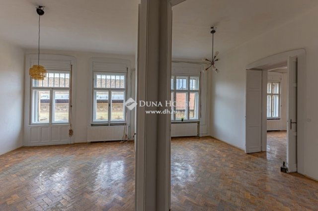 Eladó téglalakás, Budapesten, VII. kerületben 87.5 M Ft