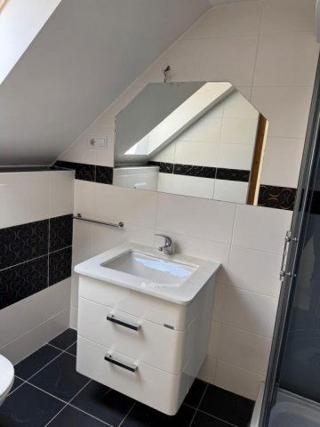 Eladó családi ház, Pilisborosjenőn 190 M Ft, 5+3 szobás