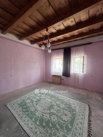 Eladó családi ház, Mezőtárkányon 12 M Ft, 2 szobás