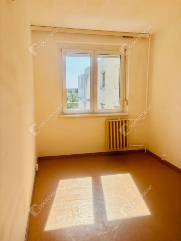 Eladó panellakás, Tatabányán 35.99 M Ft, 2+1 szobás
