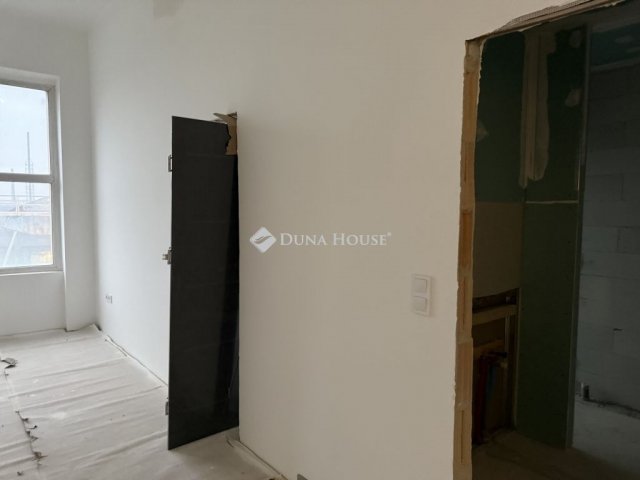 Eladó téglalakás, Budapesten, XXI. kerületben 27.9 M Ft