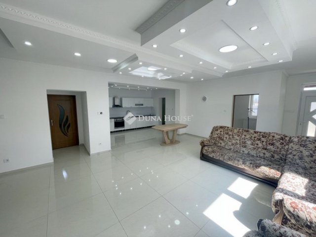 Kiadó családi ház, albérlet, Nyíregyházán 300 E Ft / hó