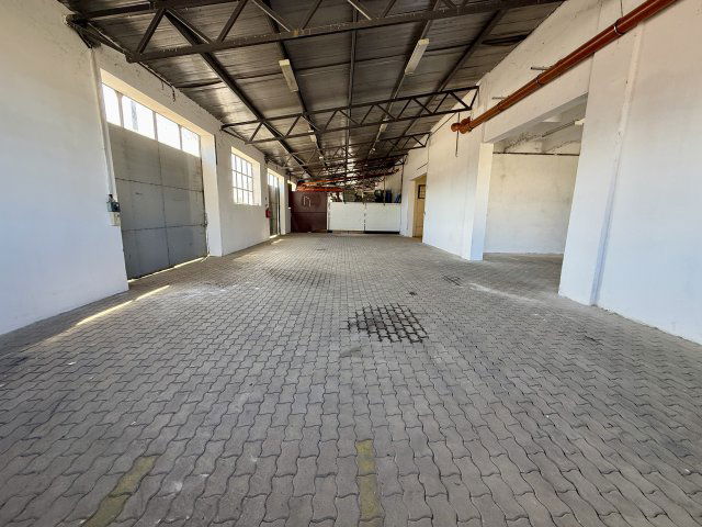 Kiadó ipari ingatlan, Móron 1500 E Ft / hó, 3 szobás