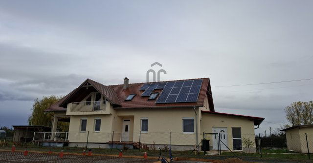 Eladó családi ház, Gencsapátiban 99 M Ft, 5 szobás