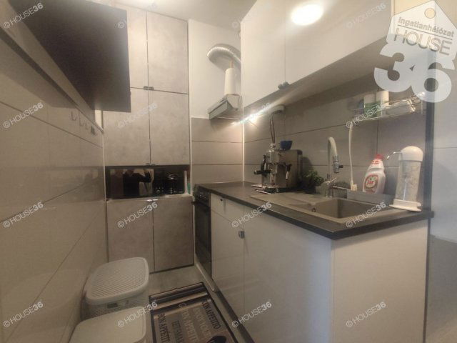 Eladó panellakás, Kecskeméten 36.9 M Ft, 1 szobás