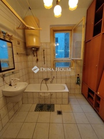 Eladó téglalakás, Budapesten, VIII. kerületben 58.9 M Ft