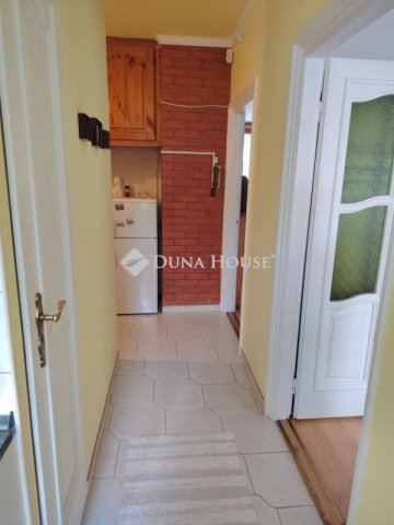 Eladó panellakás, Dunaújvárosban 36 M Ft, 2 szobás