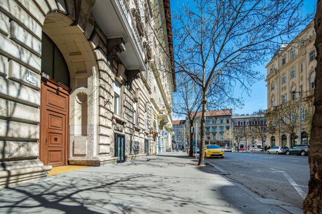 Eladó téglalakás, Budapesten, V. kerületben 139 M Ft, 3 szobás