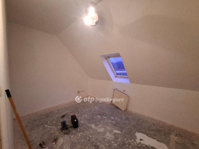 Eladó téglalakás, Egerben 49.5 M Ft, 2+1 szobás