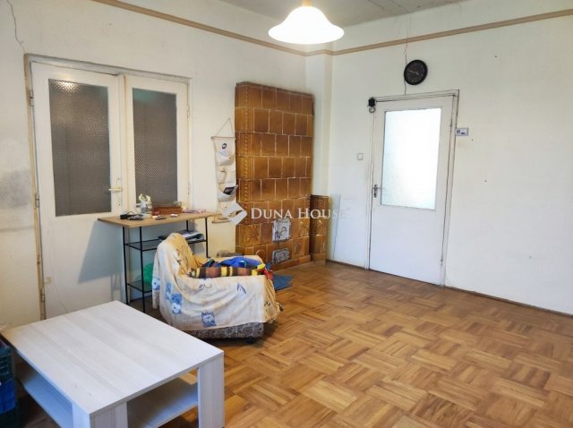 Eladó családi ház, Törökbálinton 49 M Ft, 2 szobás