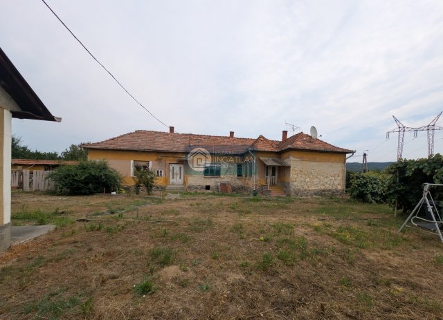 Eladó családi ház, Bánhorvátiban 10.5 M Ft, 5 szobás
