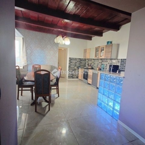 Eladó családi ház, Monoron 43.5 M Ft, 4 szobás