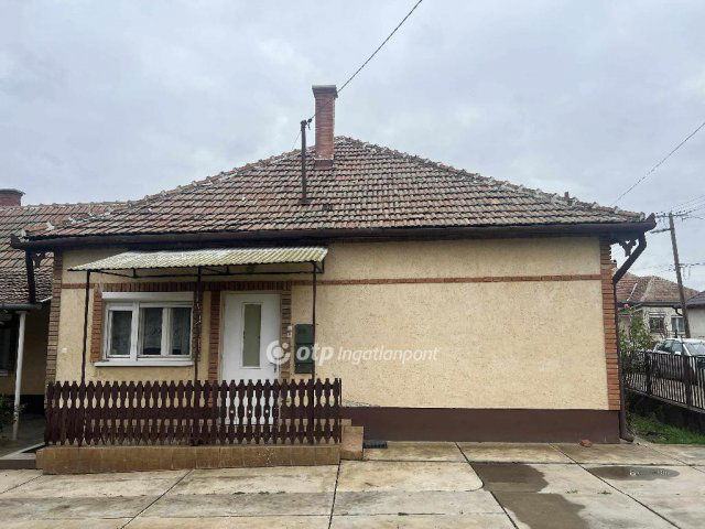 Eladó családi ház, Tószegen 22 M Ft, 3+2 szobás