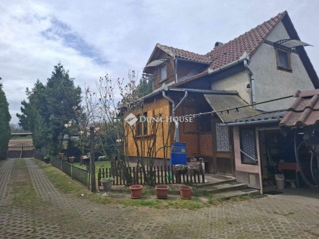 Eladó családi ház, Sülysápon 33 M Ft, 3 szobás