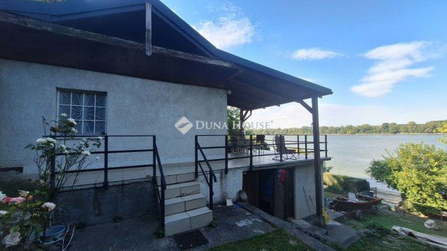 Eladó nyaraló, Kulcson 43.3 M Ft, 3 szobás / költözzbe.hu