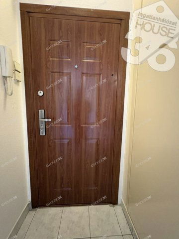 Eladó panellakás, Kecskeméten 53.2 M Ft, 3 szobás