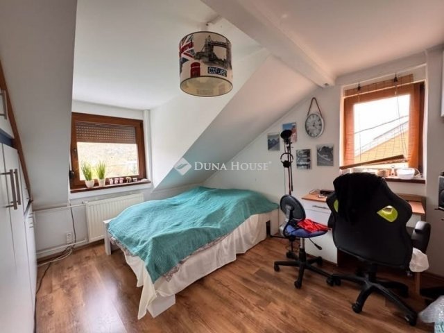 Eladó ikerház, Pécsett 66 M Ft, 3 szobás / költözzbe.hu