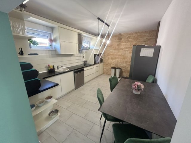 Eladó ikerház, Nyíregyházán 74.5 M Ft, 6 szobás