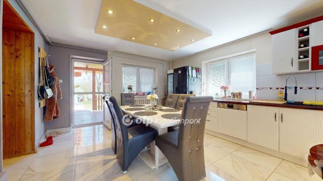 Eladó családi ház, Alsóvadászon 32.5 M Ft, 5+1 szobás