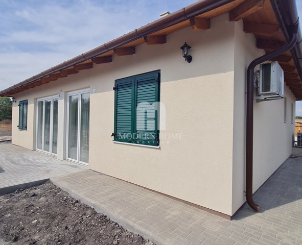 Eladó családi ház, Székesfehérvárott 97.5 M Ft, 4 szobás