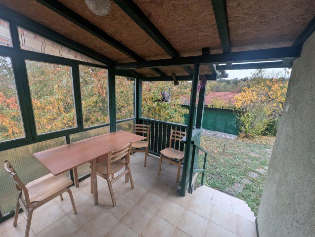 Eladó nyaraló, Balatonkenesén 42 M Ft, 3 szobás