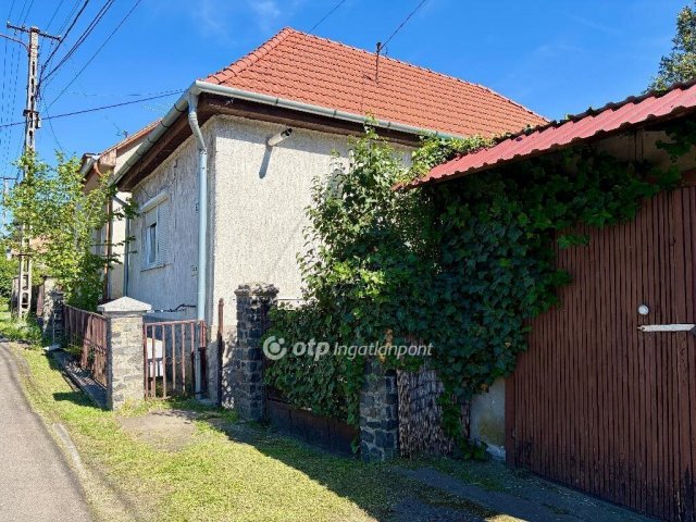 Eladó családi ház, Somoskőújfalun 9.9 M Ft, 2 szobás