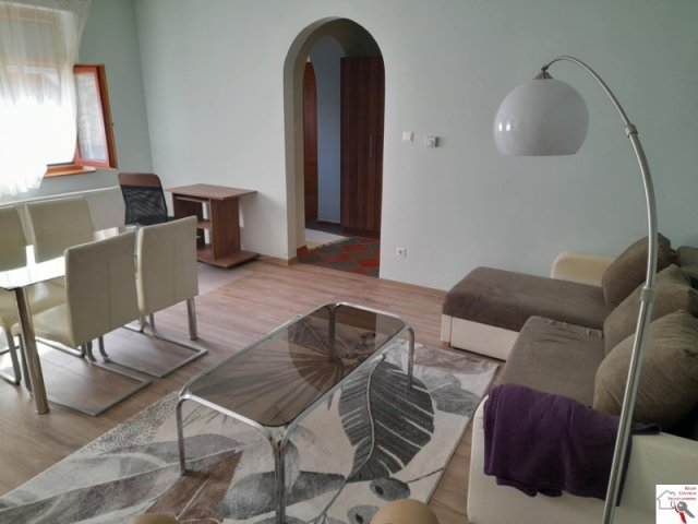 Kiadó téglalakás, albérlet, Pécsett 175 E Ft / hó, 2 szobás
