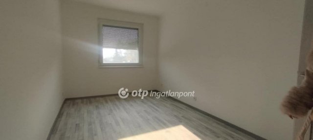 Eladó téglalakás, Szekszárdon 38.9 M Ft, 2 szobás